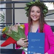 Laurea in farmacia,impartisco lezioni di biologia e chimica; Il mio obiettivo è quello di facilitare l'apprendimento delle stesse